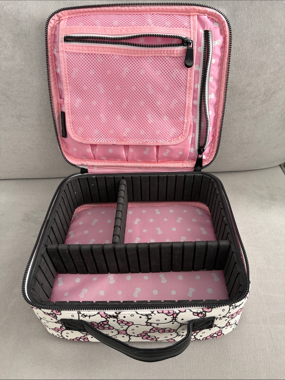 Impressions and Sanrio Hello Kitty White & Pink Patterned Cosmetic Case - Picture 3 of 5